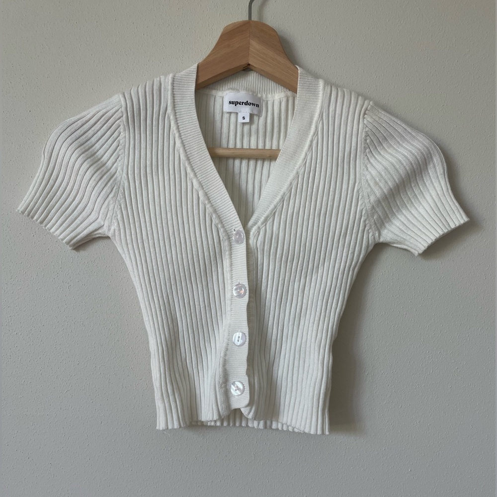 Noelle cardigan top by Superdown